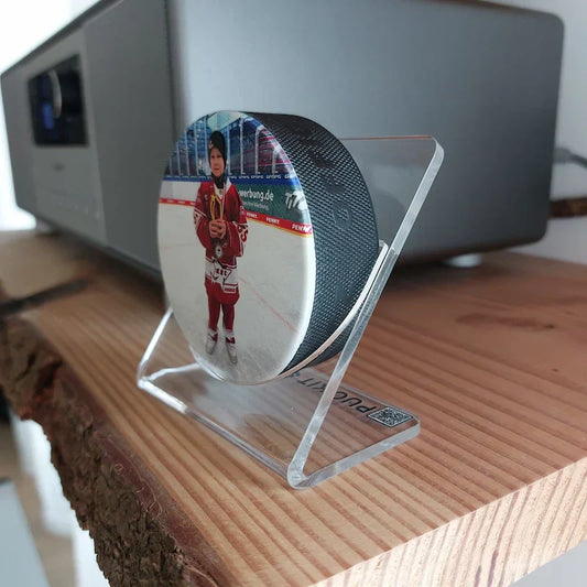 Personalisierter Eishockey-Puck mit Spielerfoto im transparenten Puckit Puckhalter - Geschenkidee für Eishockeyspieler
