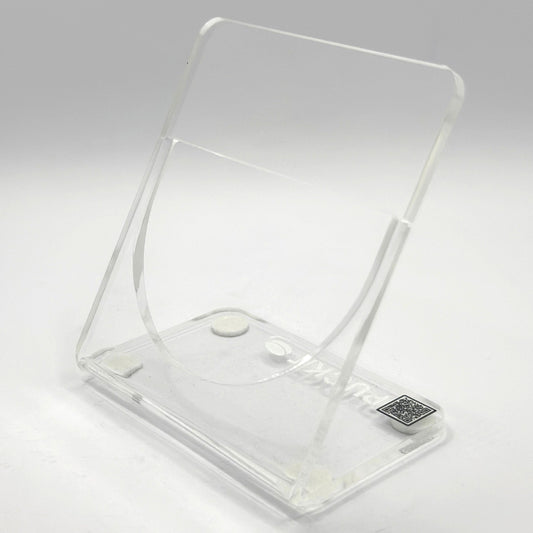 Transparenter Plexiglas Puckhalter von Puckit mit eingelegtem Eishockey-Puck